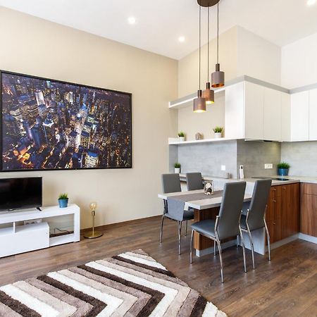 Central City Apt In The Jewish Quarter With Free Parking Boedapest Buitenkant foto